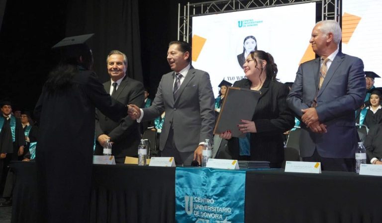 Congratula Ayuntamiento a nuevos egresados de CUSON